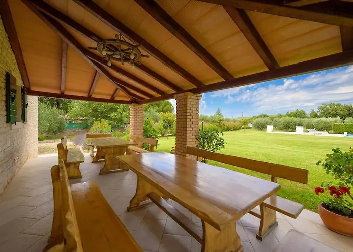 Madonna Di Campo By Istrialux * 로비니